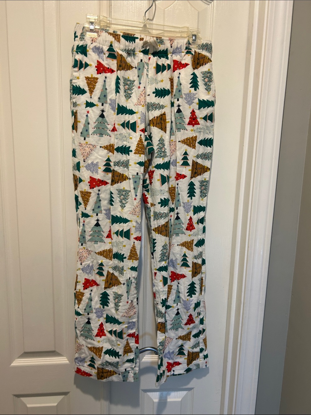 Old Navy White Holiday Tree Print Sweatpants